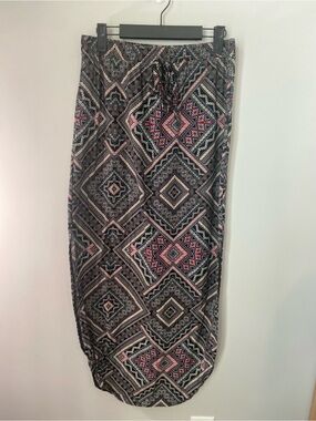 Bobbie Brooks Black & Pink Geometric Maxi Skirt